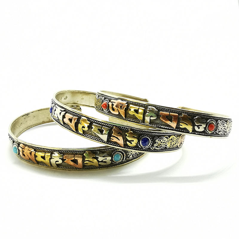 Ethnic Fashion Com - Mantras tibetano amuleto polsino aperto OM
