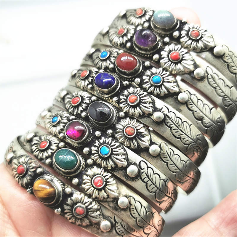 Ethnic Fashion Com - BB-398 Nepal Vintage aperto bracciale rigido