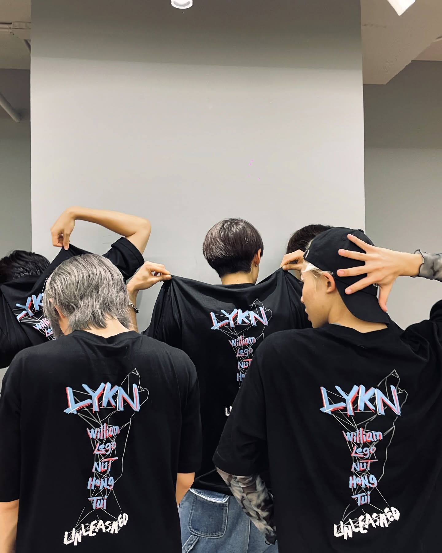Thai Silk Blouse - T-shirt Thailand Gmmtv Lykn Unleashed Concert,
